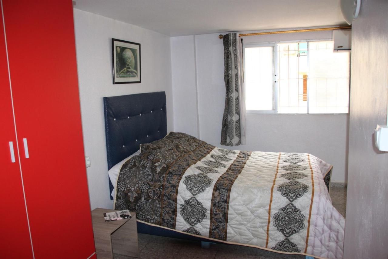 Pension La Lambra Azul Alicante Buitenkant foto