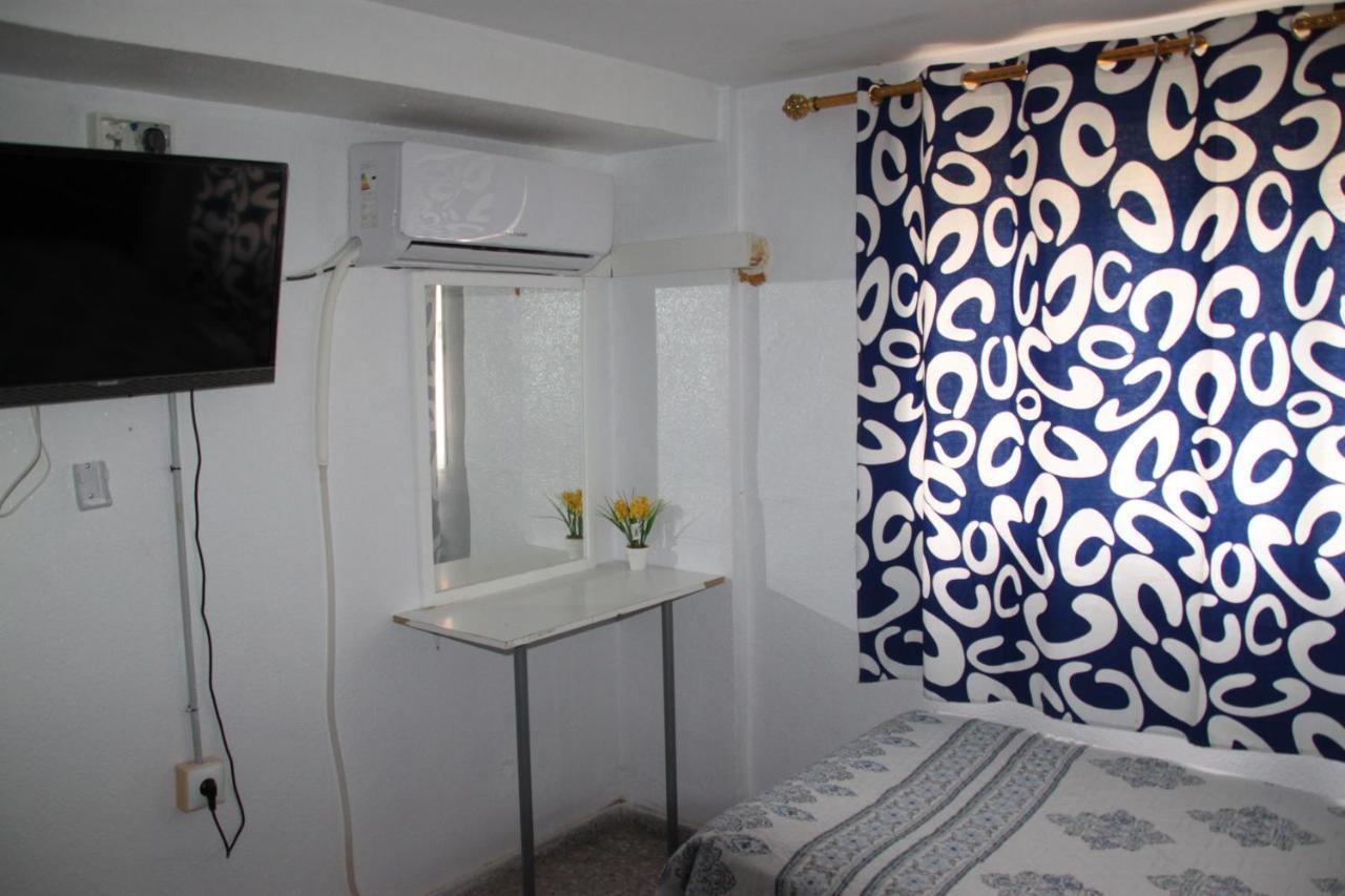 Pension La Lambra Azul Alicante Buitenkant foto